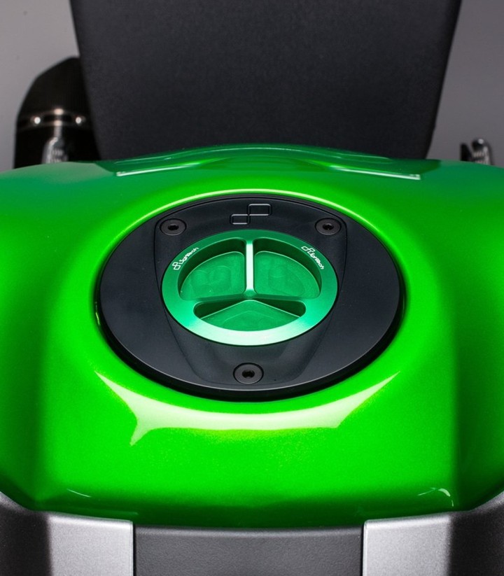 Tapón de Depósito de Rosca LighTech en Verde para varios modelos de Kawasaki