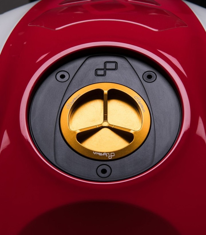 Tapón de Depósito de Rosca LighTech en Oro para varios modelos de Ducati y Yamaha