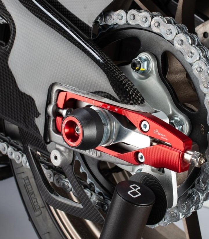 LighTech Chain Adjusters in Red for Aprilia RSV 4 1000 (15-20), Tuono V4 1100 (15-20)