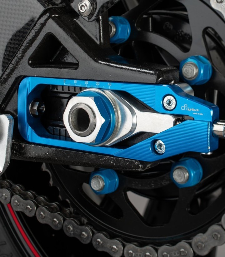 LighTech Chain Adjusters in Cobalt Blue for BMW S 1000 R (14-19), S 1000 RR (09-18)
