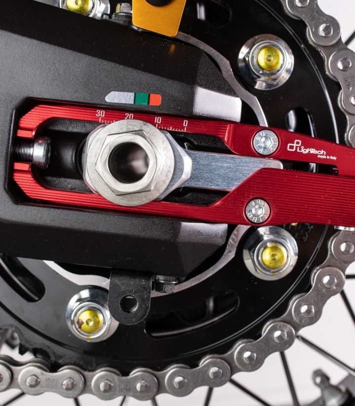 LighTech-kettingspanners in rood voor Honda X ADV 750 (17-25)