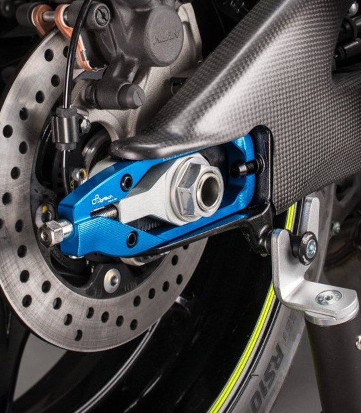 LighTech Chain Adjusters in Cobalt Blue for Suzuki GSX-R 1000 (17-25)