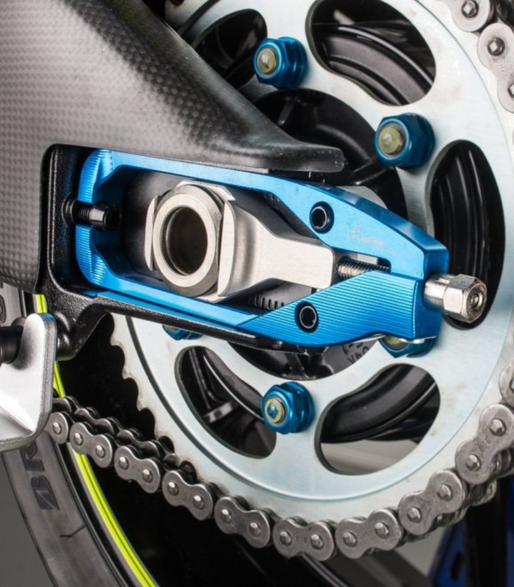 LighTech Chain Adjusters in Cobalt Blue for Suzuki GSX-R 1000 (17-25)
