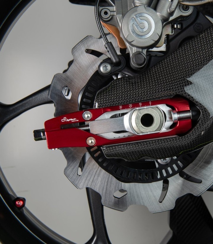 LighTech Kettenspanner in Rot für Triumph Street Triple 765 (24)