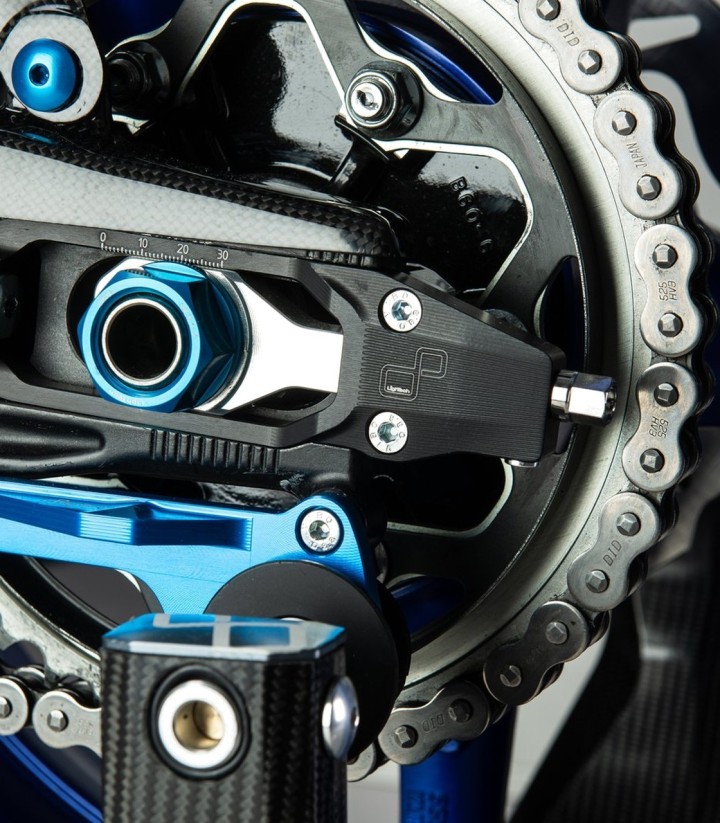 LighTech Chain Adjusters in Black for Yamaha R9 (25)