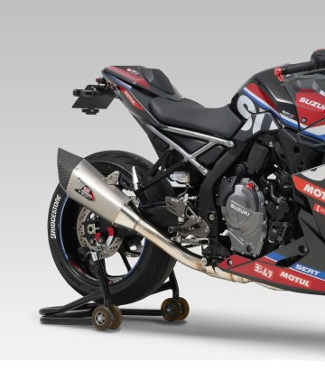Escape Yoshimura R-11SqR Acero satinado con punta de carbono para Suzuki GSX-8R (24-26), GSX-8S (23-26) 1f0-118-c13g0