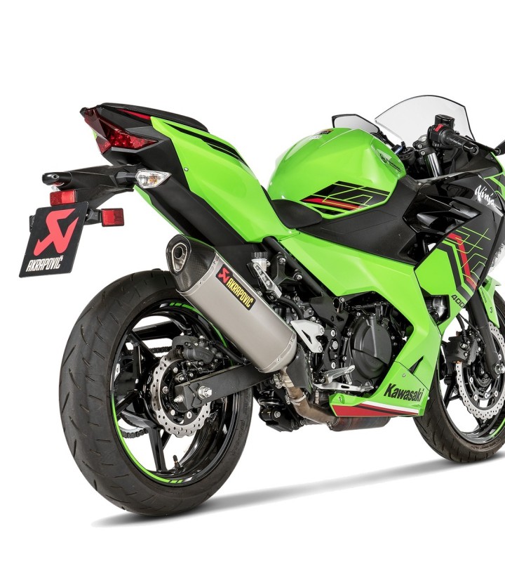 Paracalore Akrapovič in carbonio per Kawasaki Ninja 400 (18-26), Ninja 500 (24-26), Z 400 (19-26), Z 500 (24-26) P-HSK4SO5