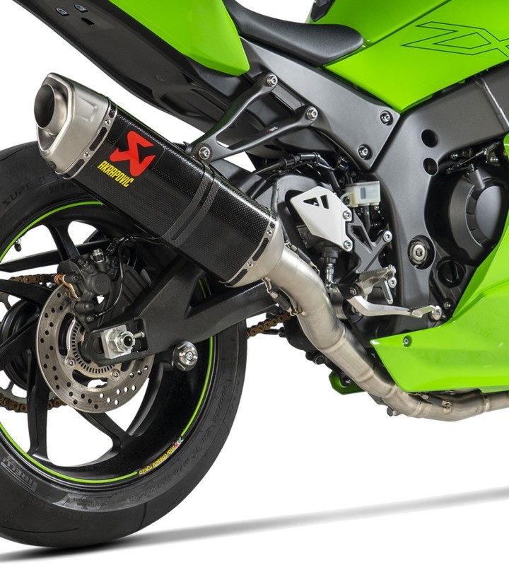 Akrapovič Evolution Exhaust in Carbon for Kawasaki ZX 10 R (26) S-K10E12-RC