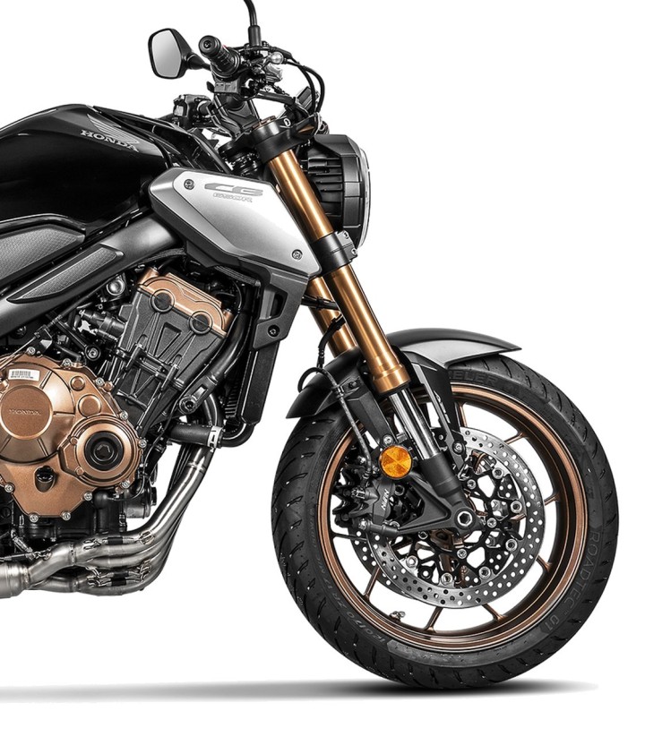 Escape Akrapovič Racing em titânio para Honda CB/CBR 650 F (14-18), CB/CBR 650 R (19-20) S-H6R14-HEGEHT