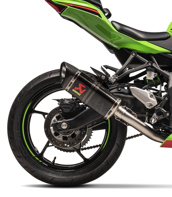 Akrapovič Racing Exhaust in Carbon for Kawasaki ZX 25 R (20-26), ZX 4 R (23-26) S-K2R3-APC