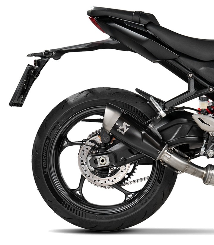Scarico Akrapovič Racing in nero per Triumph Daytona 660 (24-26), Tiger Sport 660 (24-26), Trident 660 (21-26) S-T6R2-CQTBL
