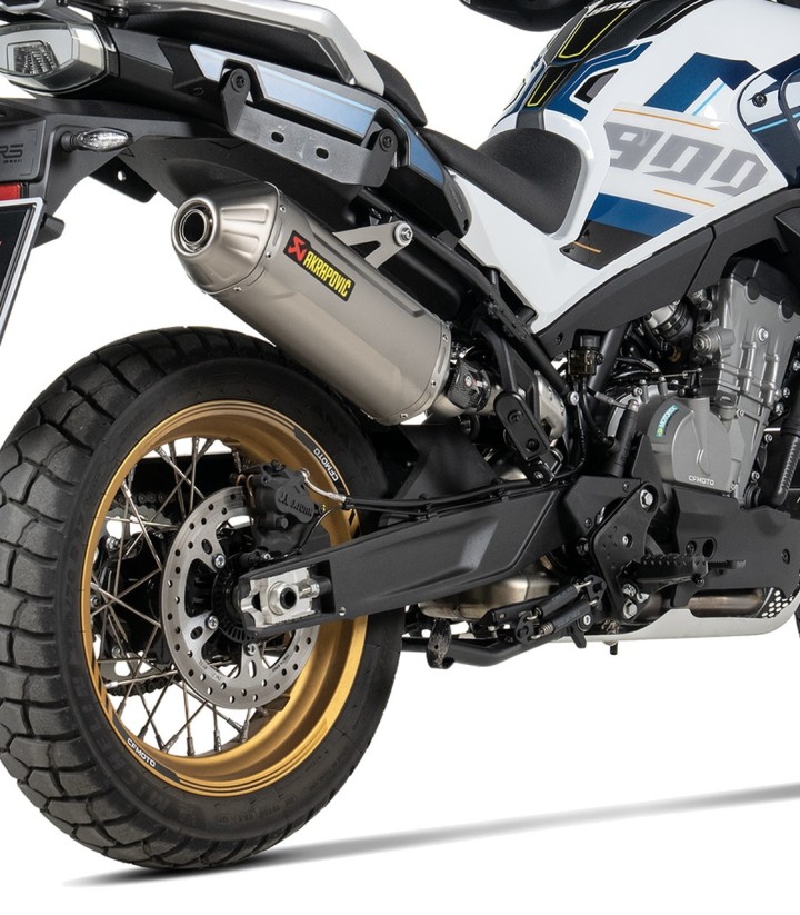 Escape Akrapovič en Titanio para CFMOTO MT 800 (24-26) S-CF8SO4-HFTT