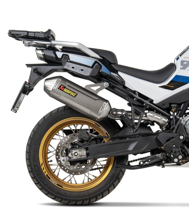 Akrapovič-uitlaat van titanium voor CFMOTO MT 800 (24-26) S-CF8SO4-HFTT