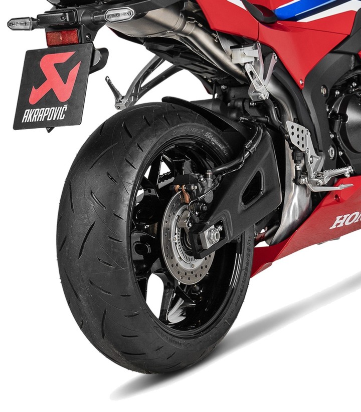 Akrapovič-Auspuff aus Titan für Honda CBR 600 RR (13-26) S-H6SO17-HACT