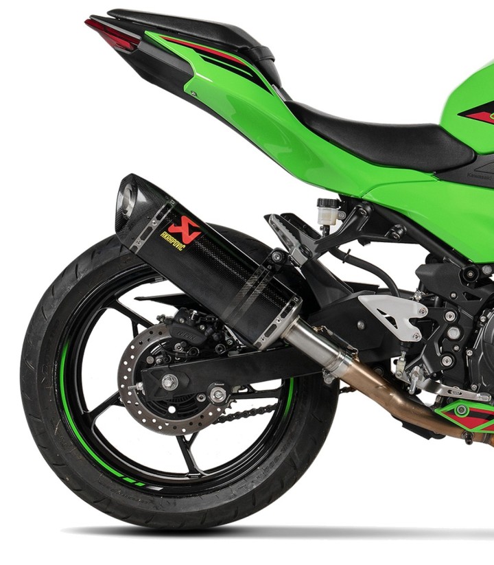 Akrapovič Exhaust in Carbon for Kawasaki Ninja 400 (18-26), Ninja 500 (24-26), Z 400 (19-26), Z 500 (24-26) S-K4SO6-APC