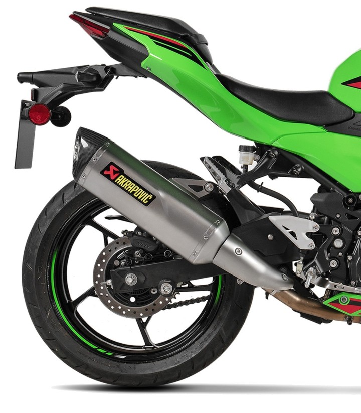 Akrapovič-Auspuff aus Titan für Kawasaki Ninja 500 (24-26), Z 500 (24-26) S-K5SO1-HRT