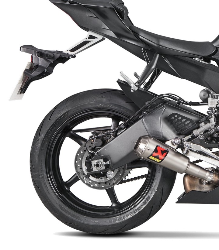 Akrapovič-Auspuff aus Titan für Yamaha YZF R6 (06-26) S-Y6SO10-AHBT