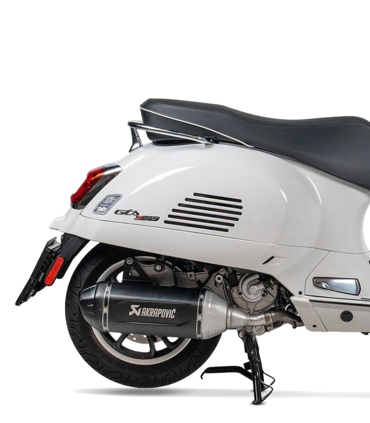 Escape Akrapovič em preto para Vespa GTS 300 (26) SVE3SO12HWSSBL1
