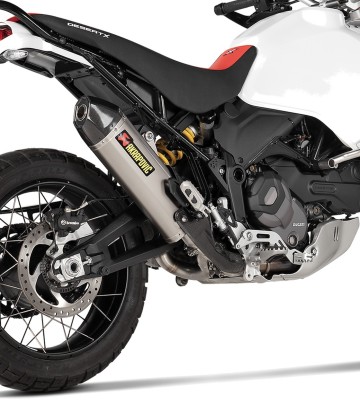 Tubo di raccordo Akrapovič in acciaio per Ducati DesertX 950 (22-24), Monster 937 (21-24) L-D9SO1