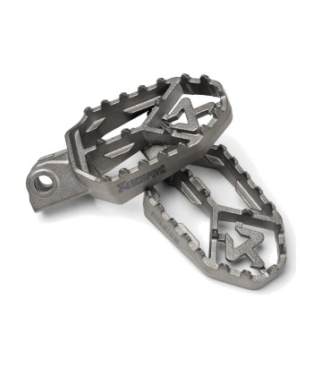 Kit de Reposapiés Adventure Akrapovič en Titanio para varios modelos de CFMOTO F-CF4T1