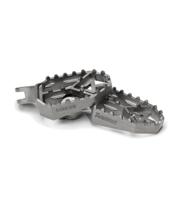 Akrapovič Adventure-Fußrasten-Kit aus Titan für Ducati Multistrada 1100 V4 (24-26), 1200 V4 (21-26), 950 (25-26) F-D12T1