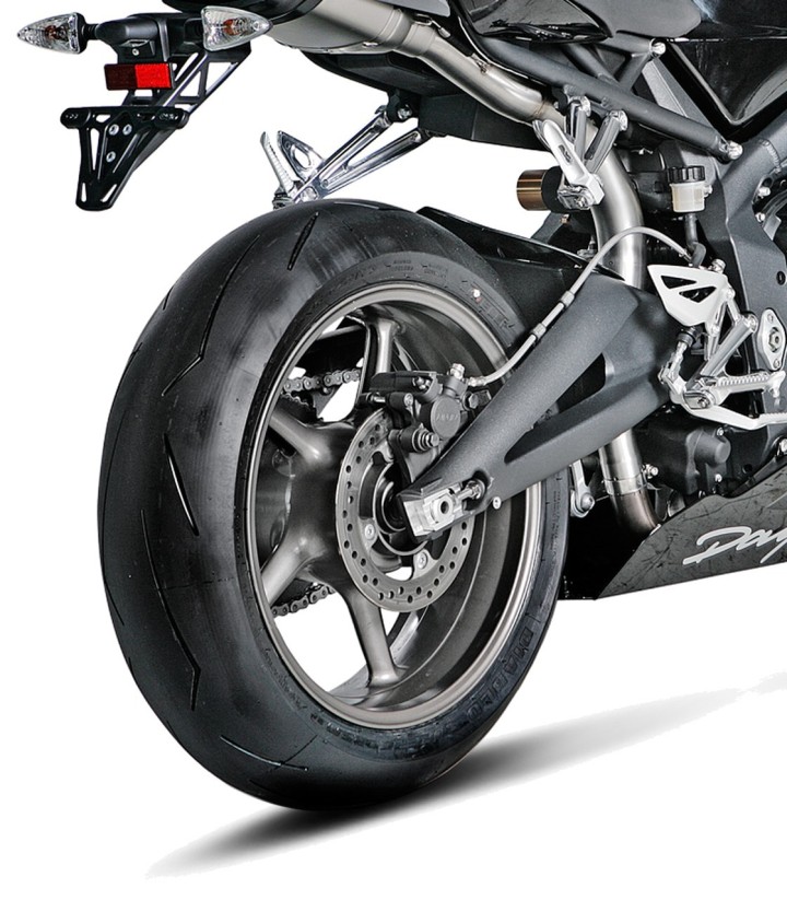 Akrapovič-Auspuff aus Titan für Triumph Daytona 675 (06-12) S-T675SO3-HACT