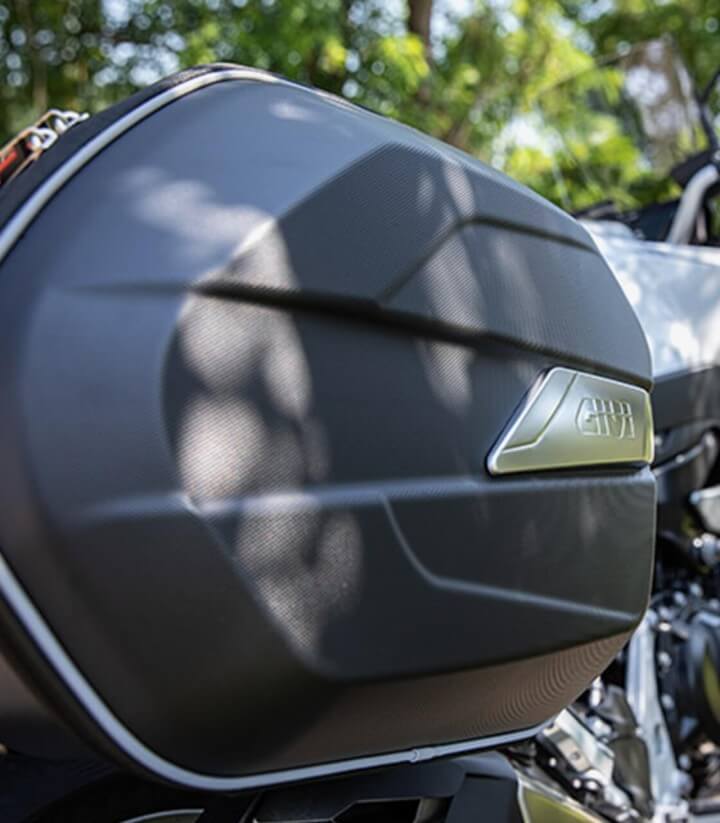 Maletas laterales WL900 Weightless color Negro de Givi WL900