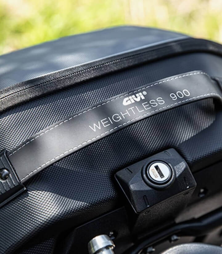 Maletas laterales WL900 Weightless color Negro de Givi WL900