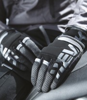 Hevik Shamal_R Gloves color Black & Grey