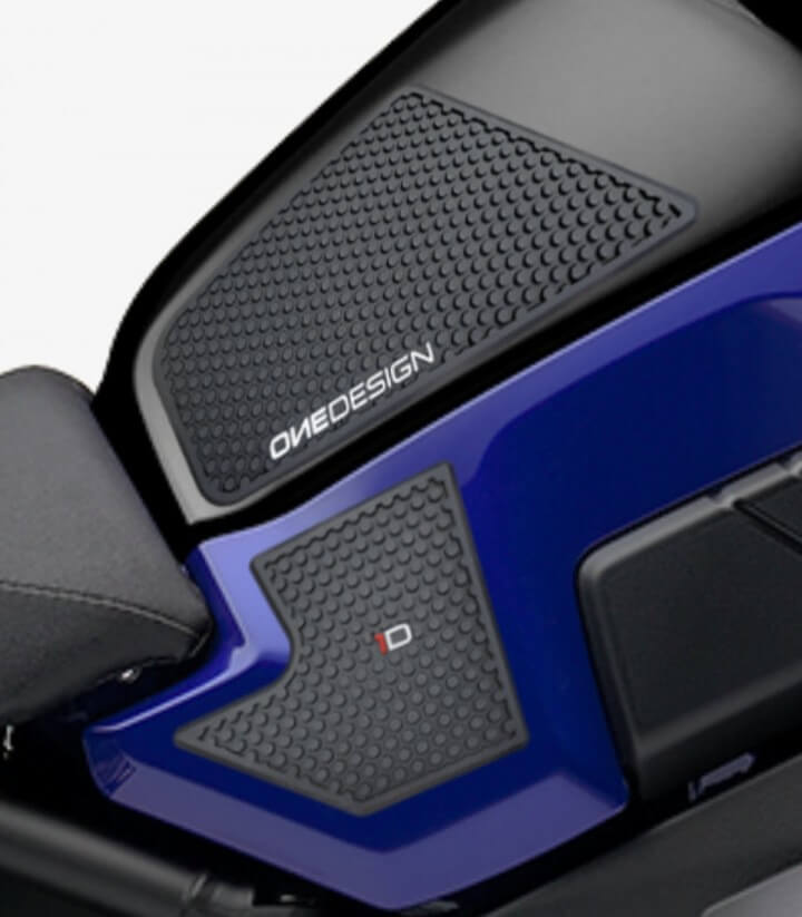 Seitliches Tankpad Yamaha MT-10 (16-23), MT-10 SP (17-21) in der Farbe Schwarz von Puig 20092N