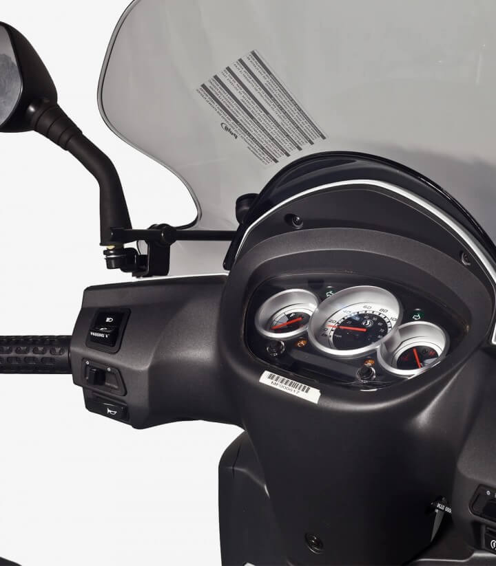 Parabrisas Puig modelo City Touring para scooters color Ahumado