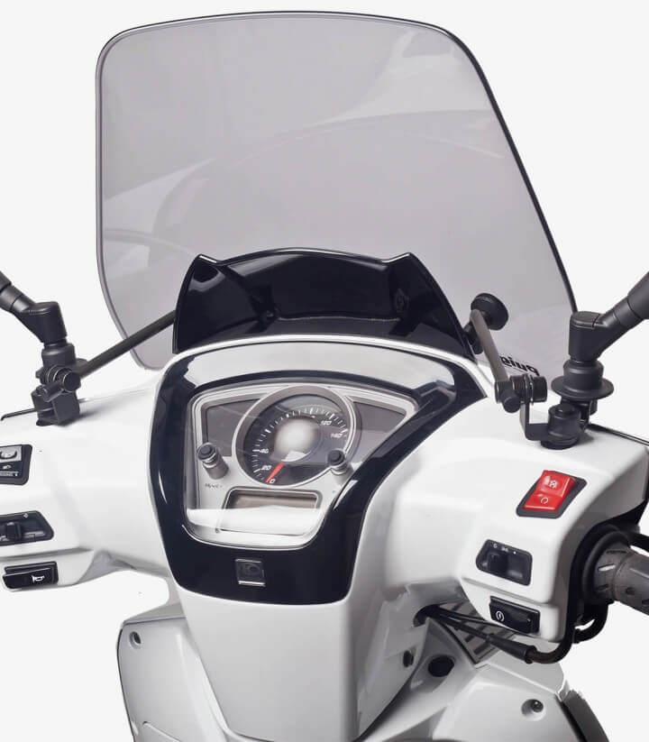 Parabrisas Puig modelo Trafic para scooters color Ahumado