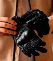 Summer man Tokio Gloves from By City color black