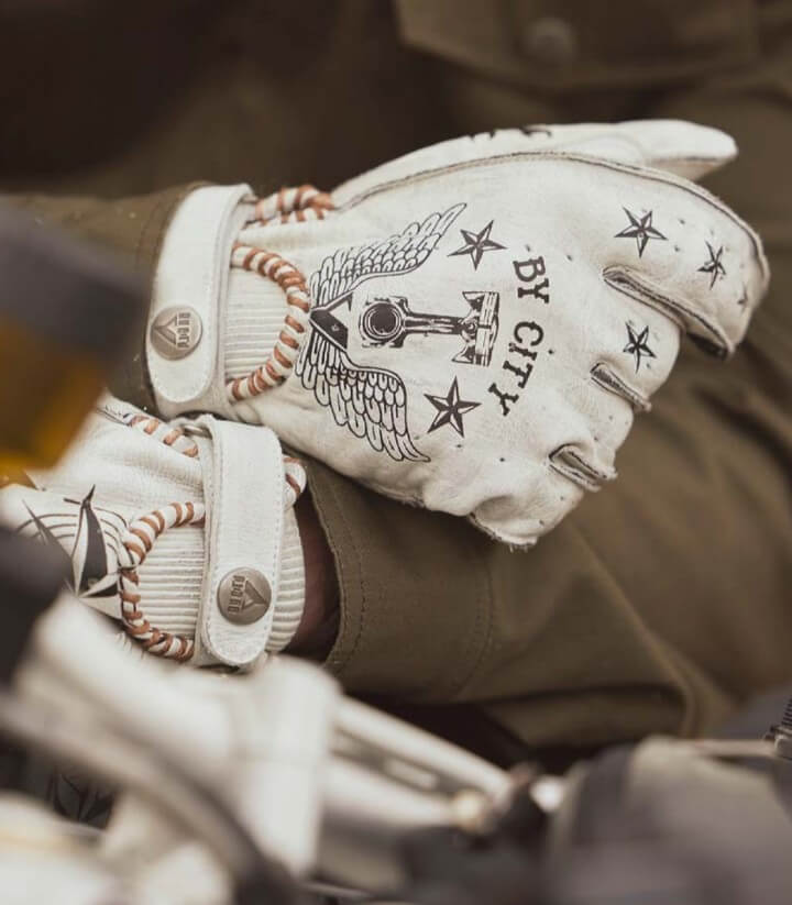 Guantes Second Skin de By City de verano de hombre color tattoo II blanco
