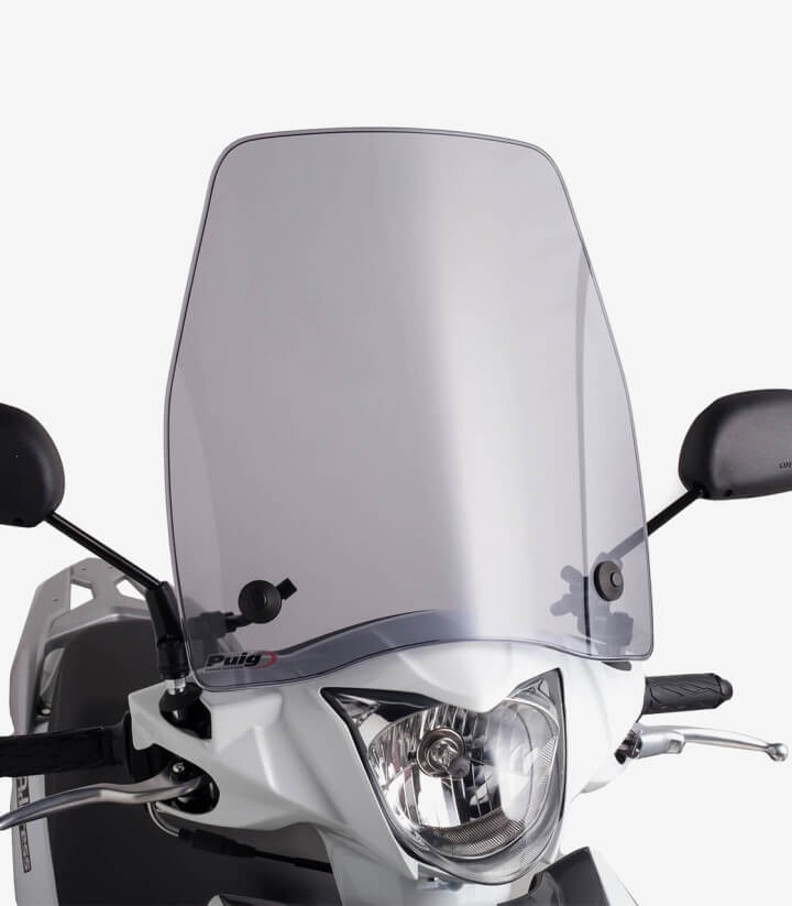Parabrisas Puig modelo Urban para scooters color Ahumado