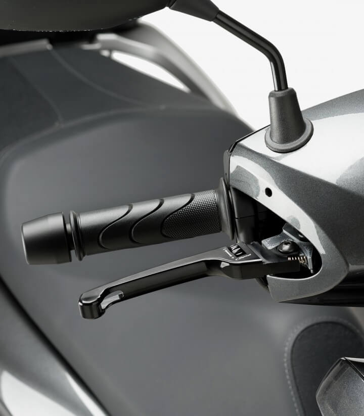Puig Red Brake and Clutch levers model Scooter