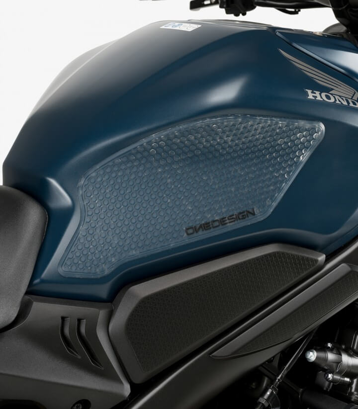 Seitliches Tankpad Honda CB650R Neo Sports Cafe (19-26), CBR650R (19-20, 24-26) in der Farbe Klar von Puig 20601W
