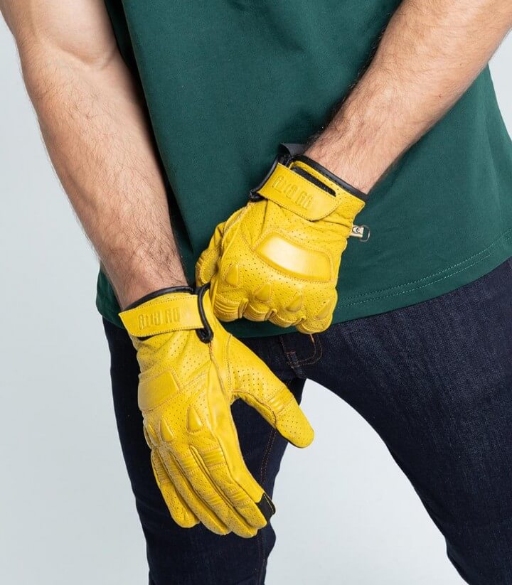 Guantes Pilot II de By City de verano de hombre color amarillo