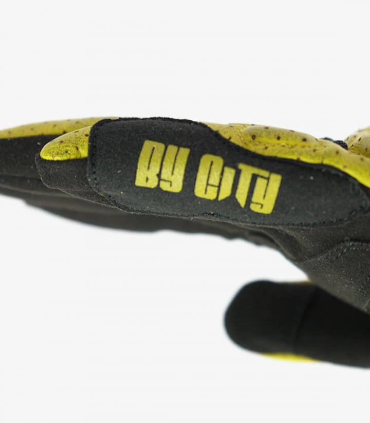 Summer man Tokio Gloves from By City color yellow