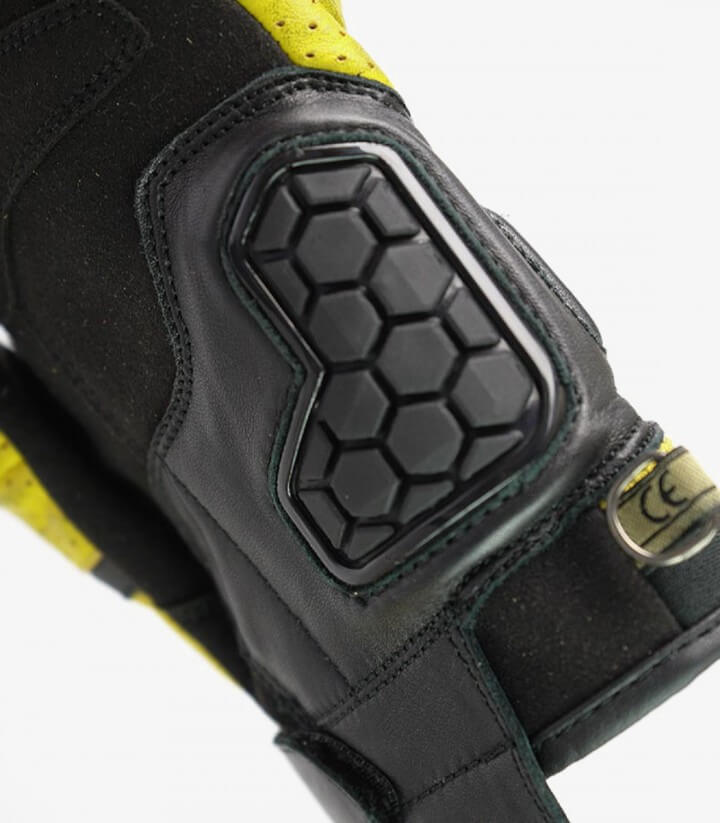 Summer man Tokio Gloves from By City color yellow