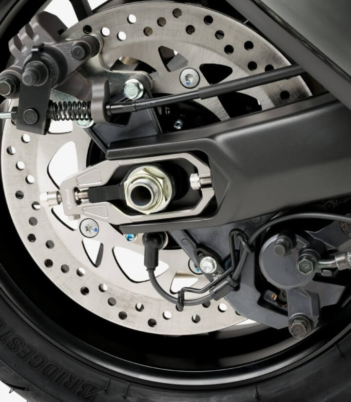 Puig Kettenspanner Silber 20693P für Yamaha TMAX 530 (12-19), TMAX 560 (20-26)
