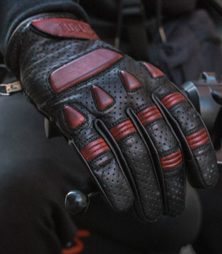 Summer man Pilot II Gloves from By City color black & red
