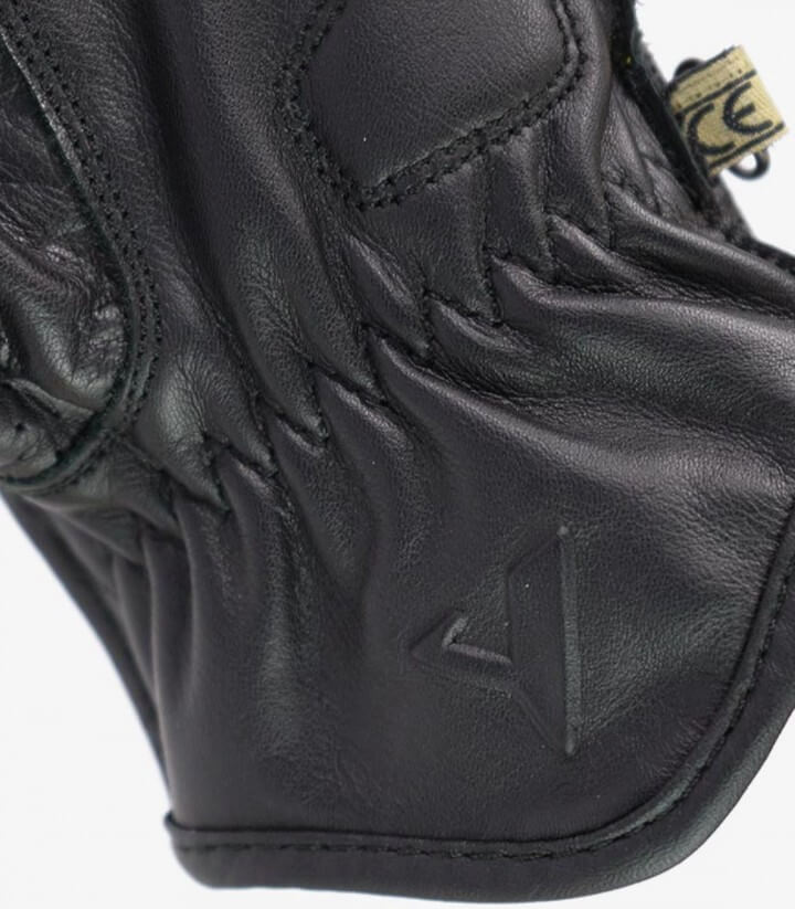 Summer man Pilot II Gloves from By City color black
