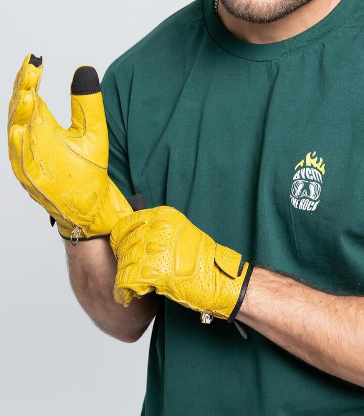 Guantes Pilot II de By City de verano de hombre color amarillo