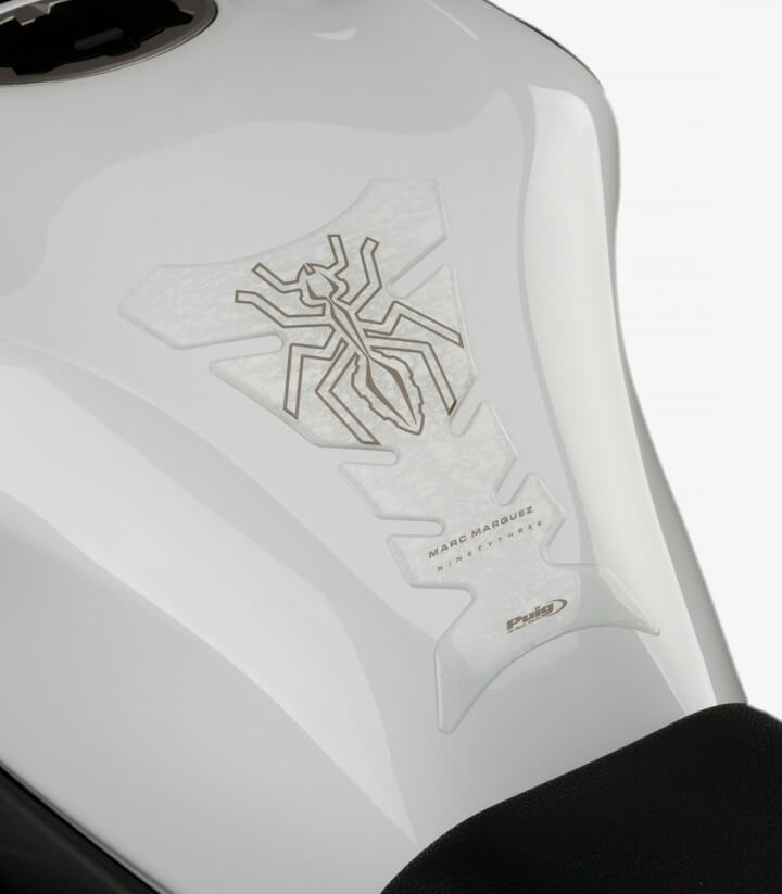 Tankpad Big Ant, Marc Márquez in der Farbe Carbon-Optik von Puig 20681W