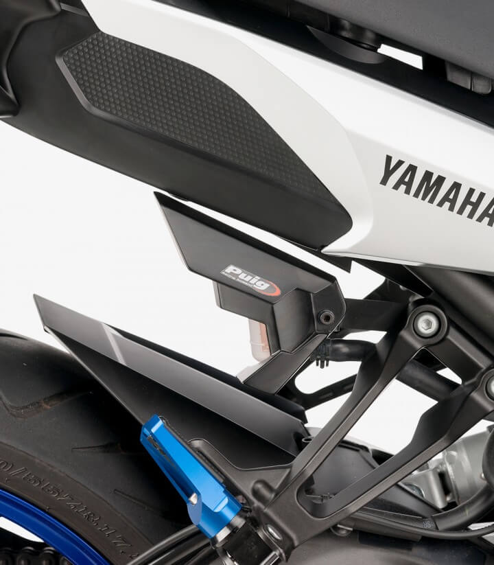 Deckel Puig für den Bremsflüssigkeitsbehälter hinten in Mattschwarz 8542J für Yamaha MT-09 Tracer (15-17), Tracer 900 (18-20), T