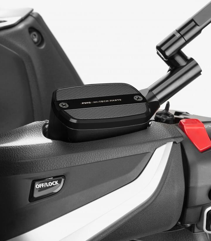 Deckel Puig für den Flüssigkeitsbehälter (Bremse) in der Farbe Schwarz 9269N für Yamaha TMAX 500/530/560 (08-26)