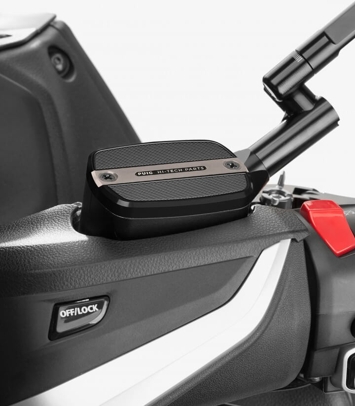 Deckel Puig für den Flüssigkeitsbehälter (Bremse) in der Farbe Silber 9269P für Yamaha TMAX 500/530/560 (08-26)
