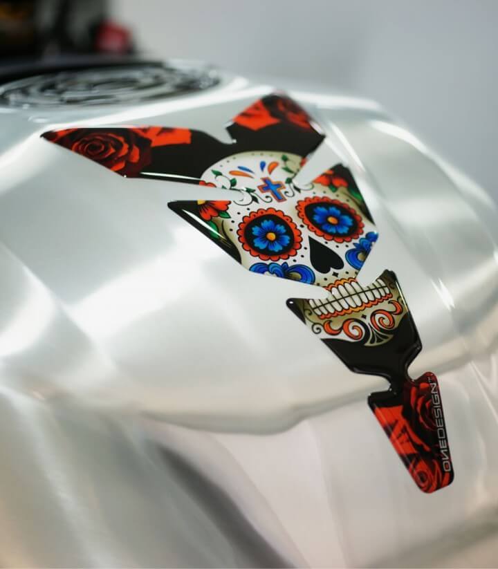 Puig Red Tank Pad model Moon