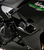 Topes anticaída R19 Puig 22025N para Kawasaki Ninja 500 (24)